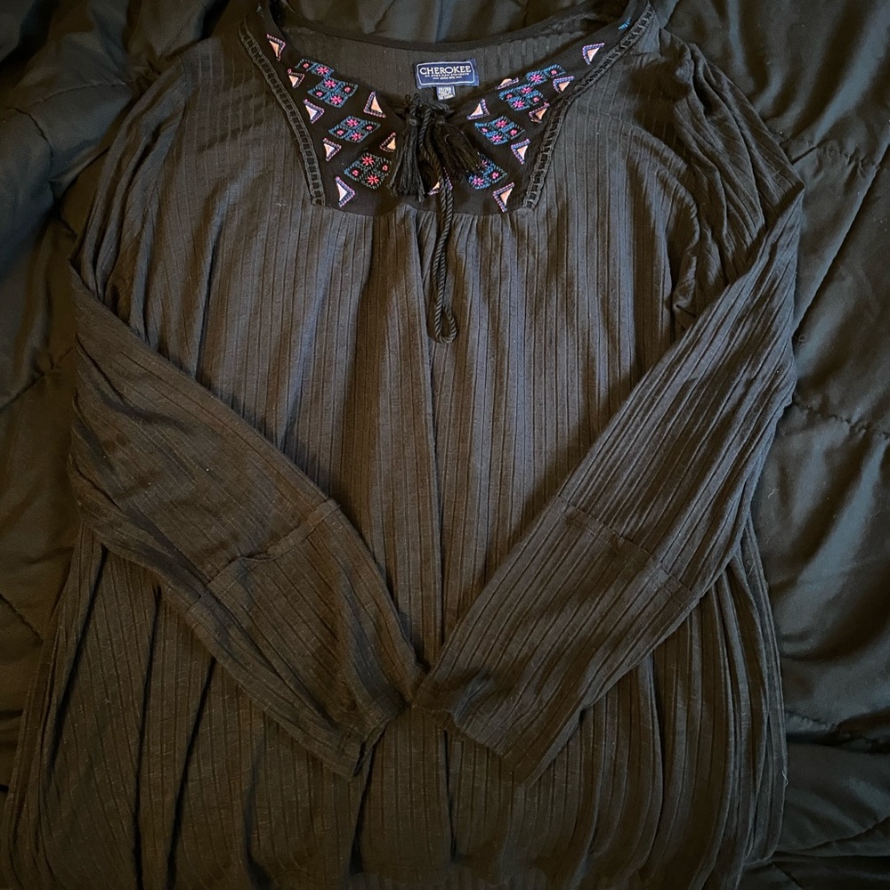 Black Cherokee Women’s long sleeve blouse. Size 2X. Never worn